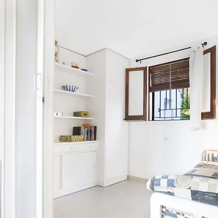 Clip H-3 - Apartment *